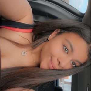 Meet your Posher, Brielle